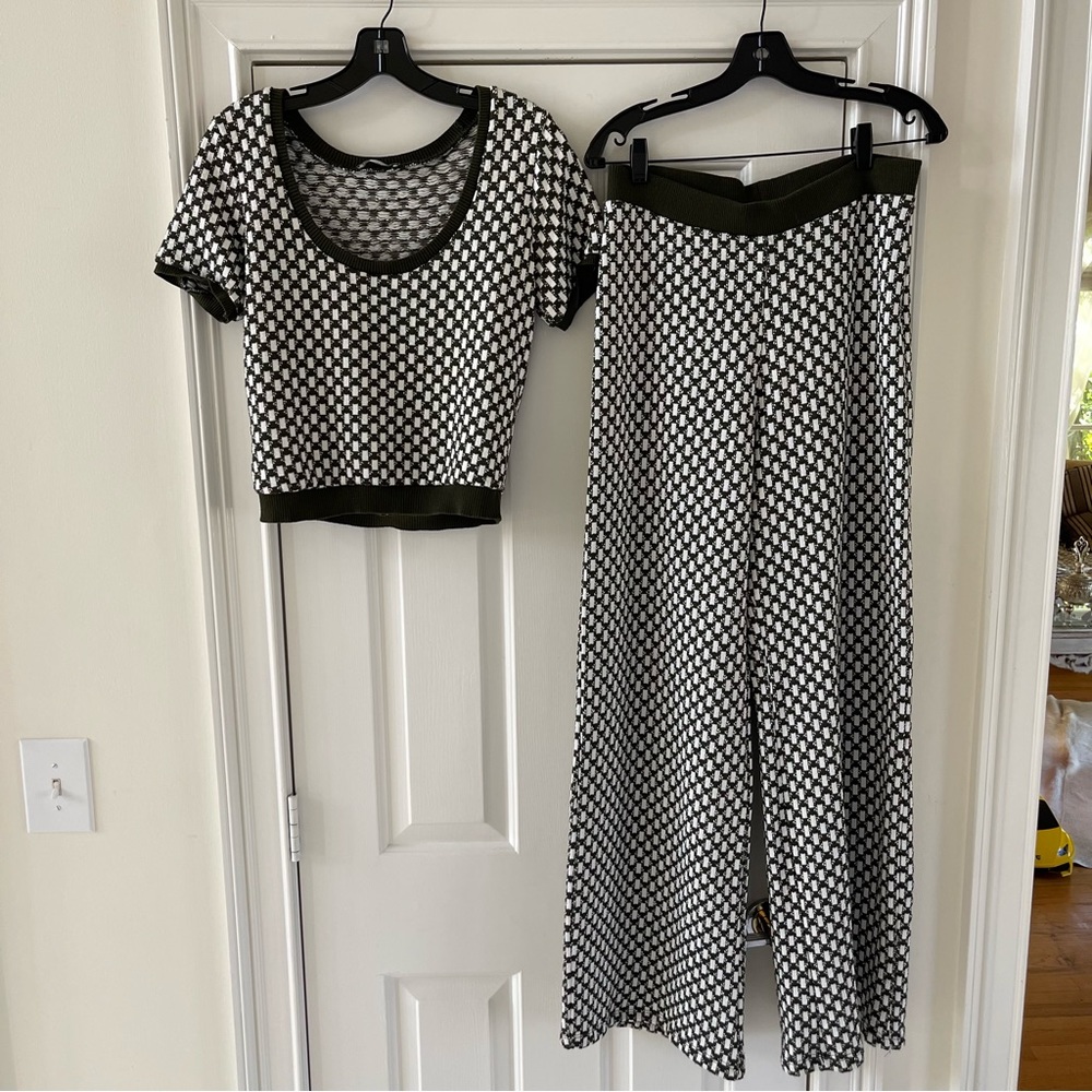 Zara Black and White Patterned Top
